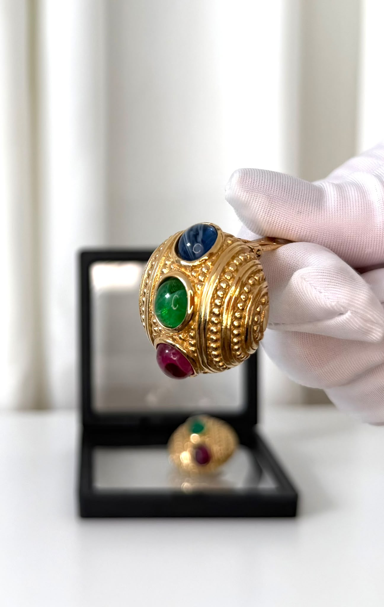 DIOR – Boucles d’Oreilles Vintage Cabochons – 1960