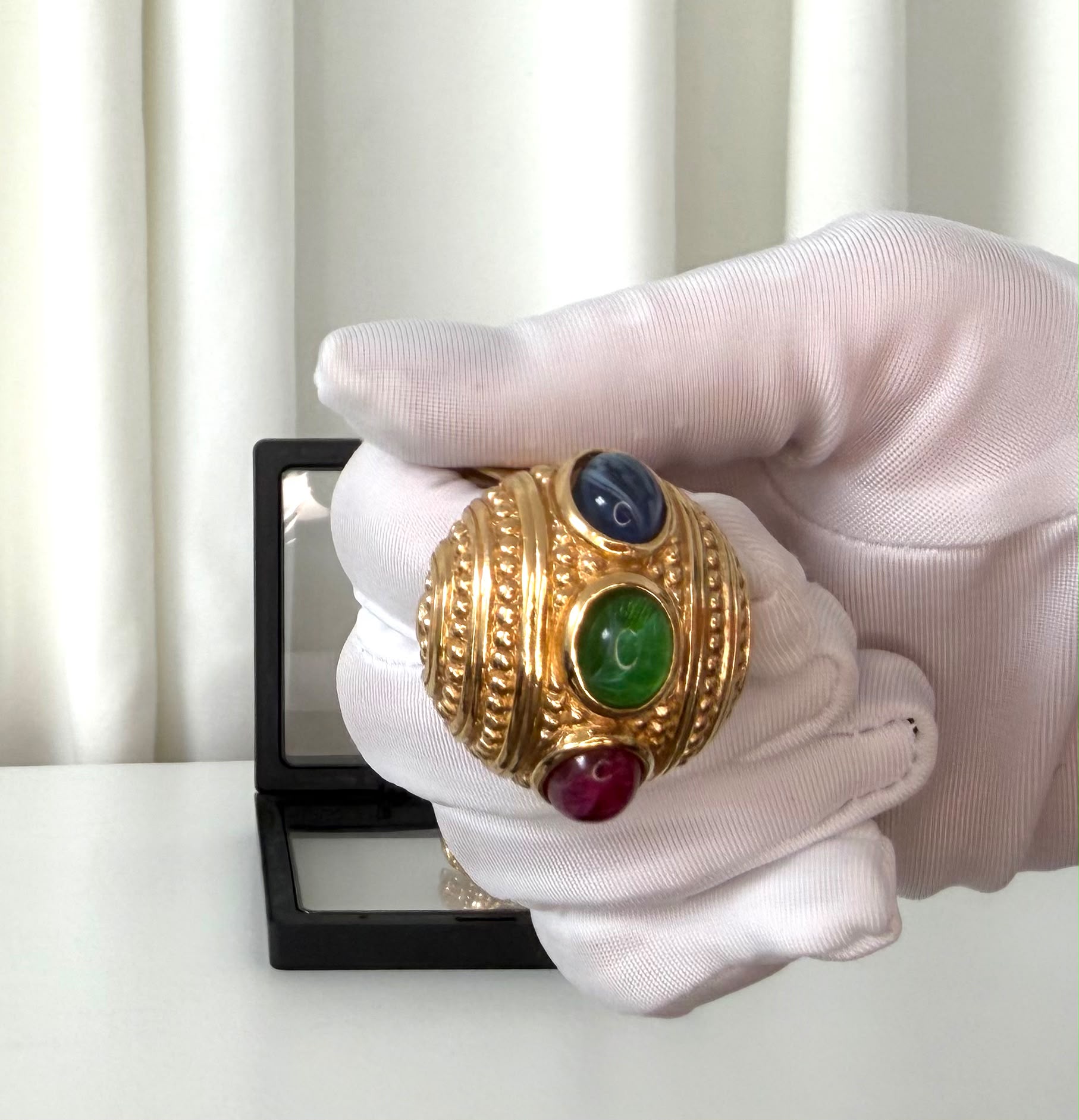 DIOR – Boucles d’Oreilles Vintage Cabochons – 1960