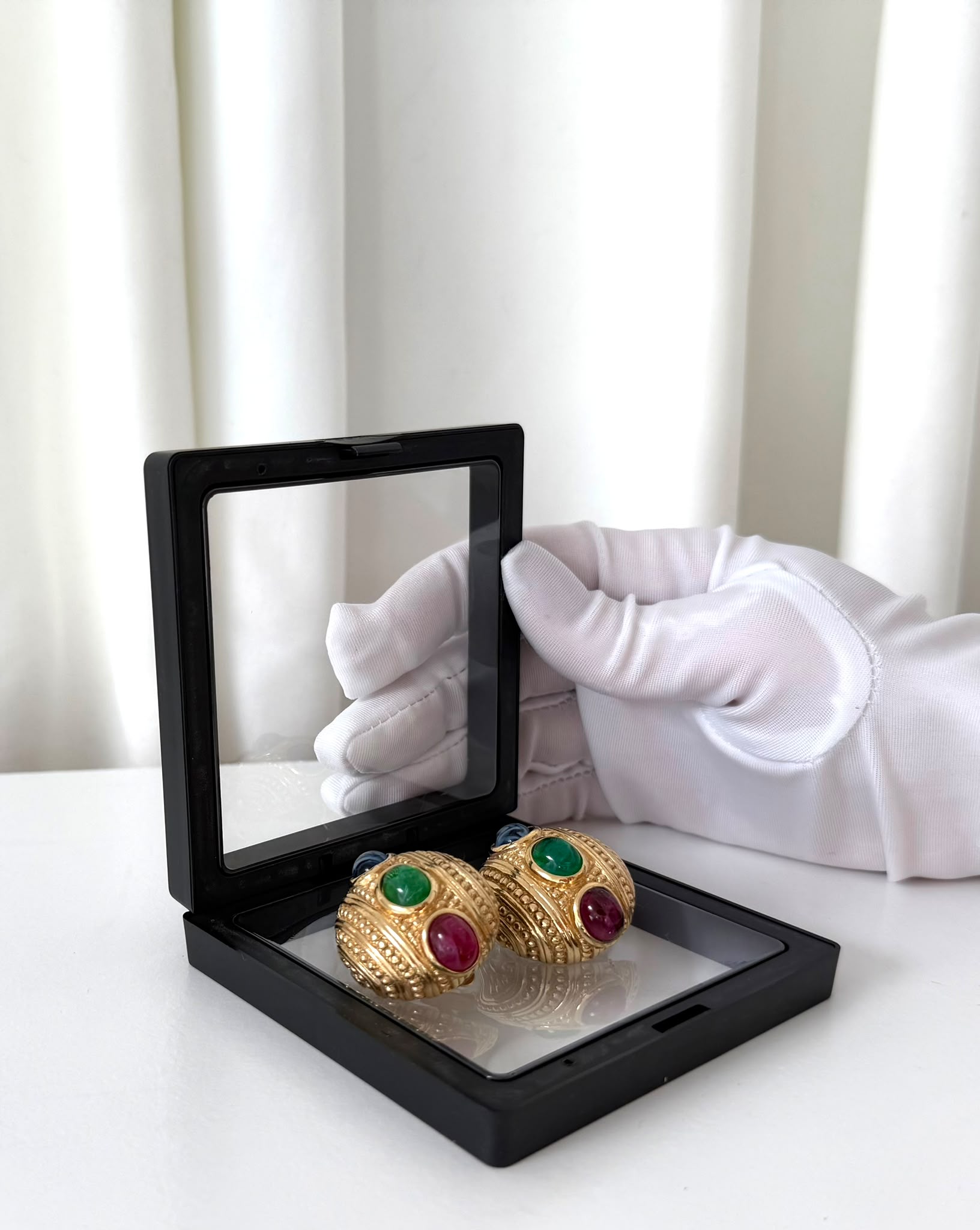DIOR – Boucles d’Oreilles Vintage Cabochons – 1960